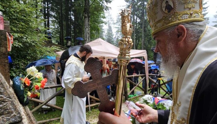 Епископ Кирило служио парастос руским војницима на Вршичу