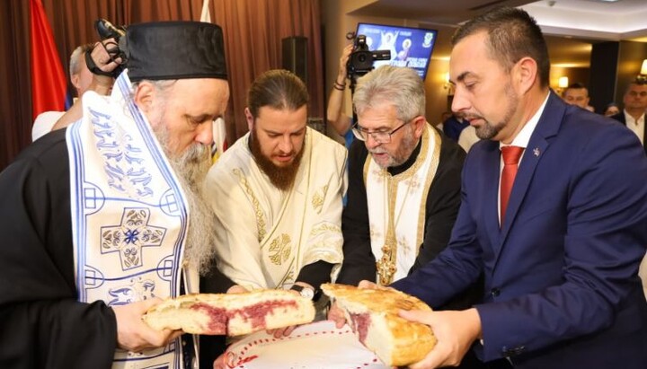 Митрополит Фотије служио у Добоју поводом славе града 