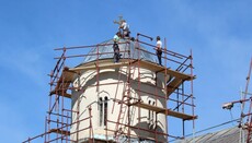 Освештани крстови на Саборном храму манастира Милешеве