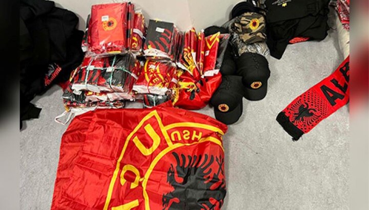 Заплењена терористичка симболика. Фото: МУП Србије
