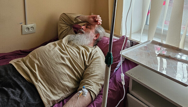 Митрополит Арсеније у болници. Фото: Свјатогорска лавра