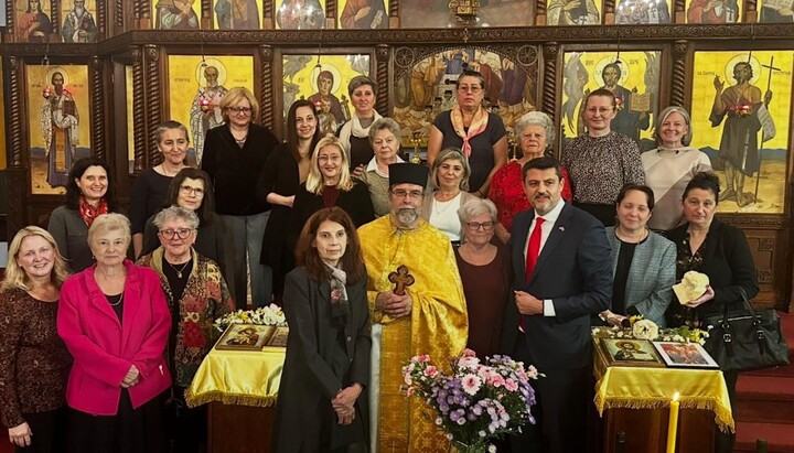 Српска деца у Филаделфији добила библиотеку за учење језика и веронауке