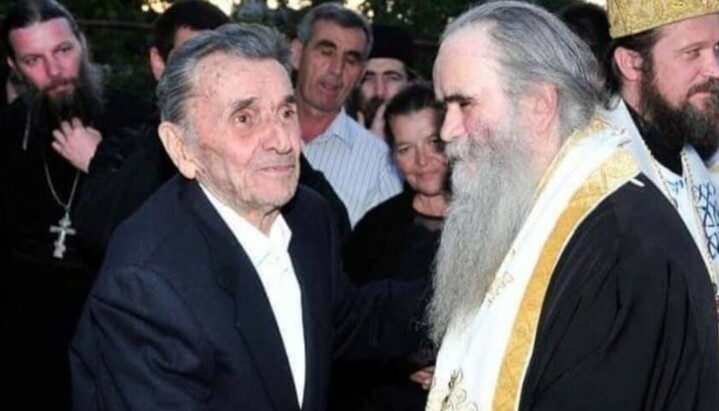 Халит Ђечевић и митрополит Амфилохије 1992. Фото: Митрополија црногорско-приморска