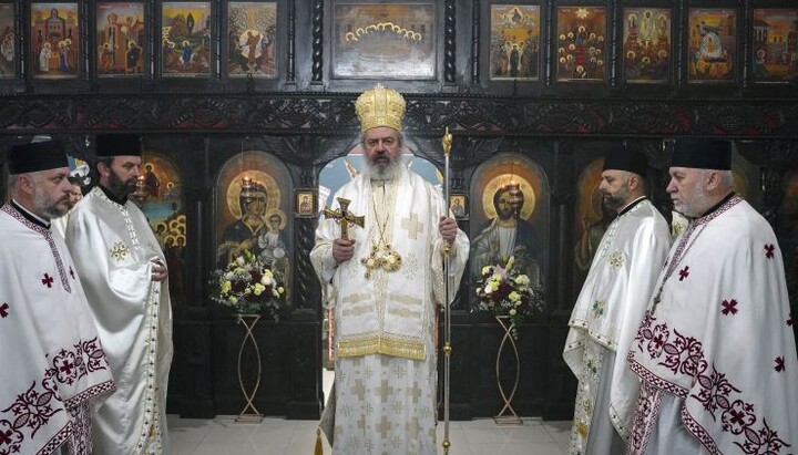 Владика Исихије беседи у Осечини. Фото: СПЦ