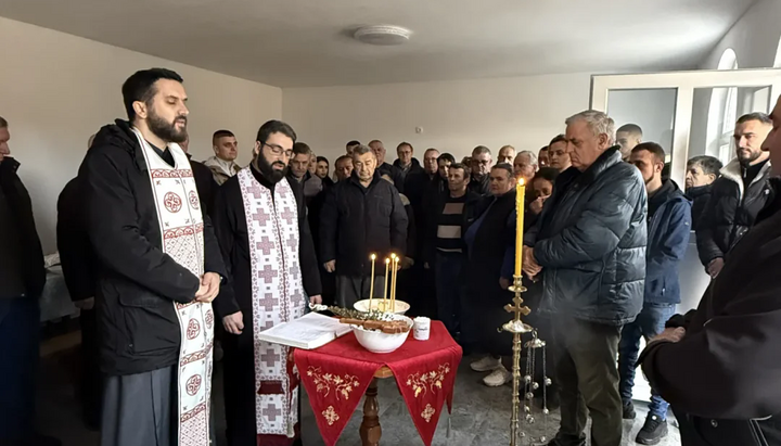 Повратници у селу Кош. Фото:Митрополија црногорско-приморска.