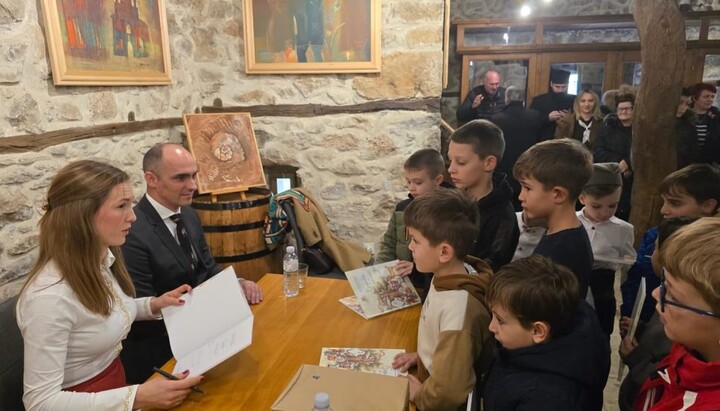 Карађорђевићи у Великој Хочи. Фото: Радио Гораждевац,