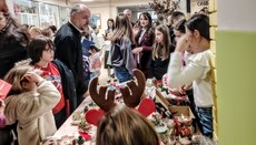 У Осечини одржана Новогодишња приредба и хуманитарни базар