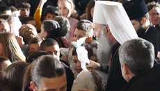 Више од 2000 ученика веронауке добило пакетиће од патријарха Порфирија 