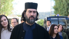 У Атини осуђен оснивач фонда за заштиту деце. Свештеник тражи помоћ верних