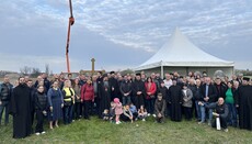 Епископ Јеротеј служио Чин побијања крста и освећења земљишта за нови храм