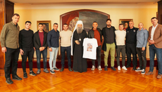 Хуманитарни подвиг: 450 км пешке до Острога за лечење двоје деце