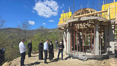 Митрополит Атанасије обишао храмове Епархије милешевске у изградњи 