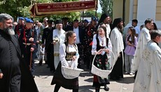Кроз Крагујевац је прошла величанствена литија