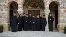 Братству Ватопеда дариване мошти Преподобног Оца Јустина Ћелијског