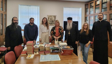 Епископ Јован посетио Народну библиотеку у Козарској Дубици