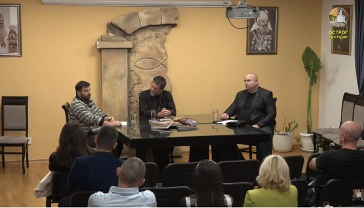 Одржана дијалошка трибина на тему „Колико истине доносе савремени медији“. Фото: Митрополија црногорско-приморска