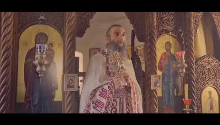 Протосинђел Василије током богослужења на Михољској Превлаци. Фото: МЦП