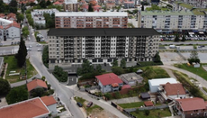 Митрополит Јоаникије освештава земљиште за храм на Конику