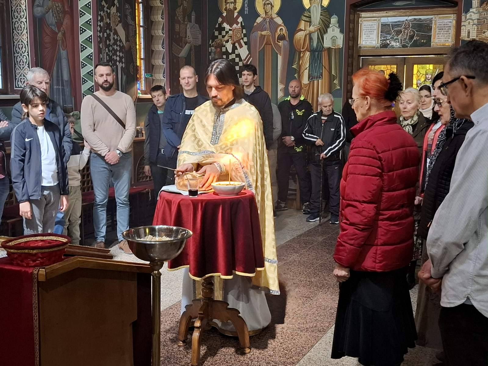 „Ми смо хришћани, то је оно што нас све спаја“ - дан Кирила и Методија у Петроварадину фото 3