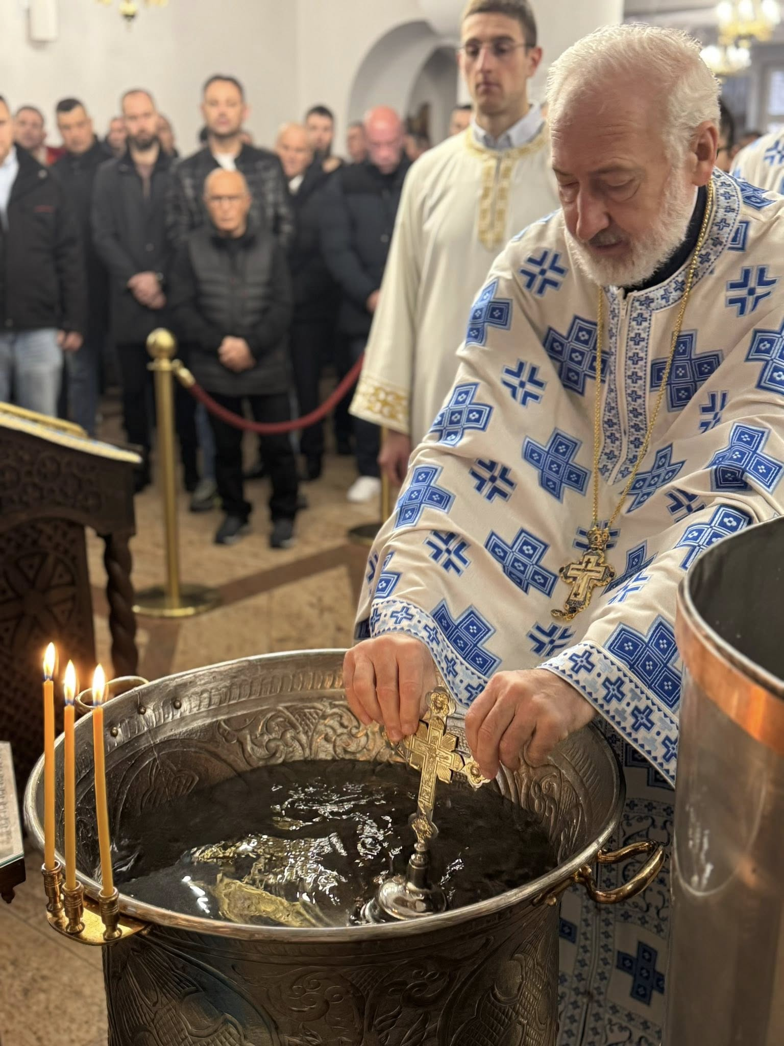 Крстовдан, Богојављење и Јовањдан сабрали Србе широм света фото 5