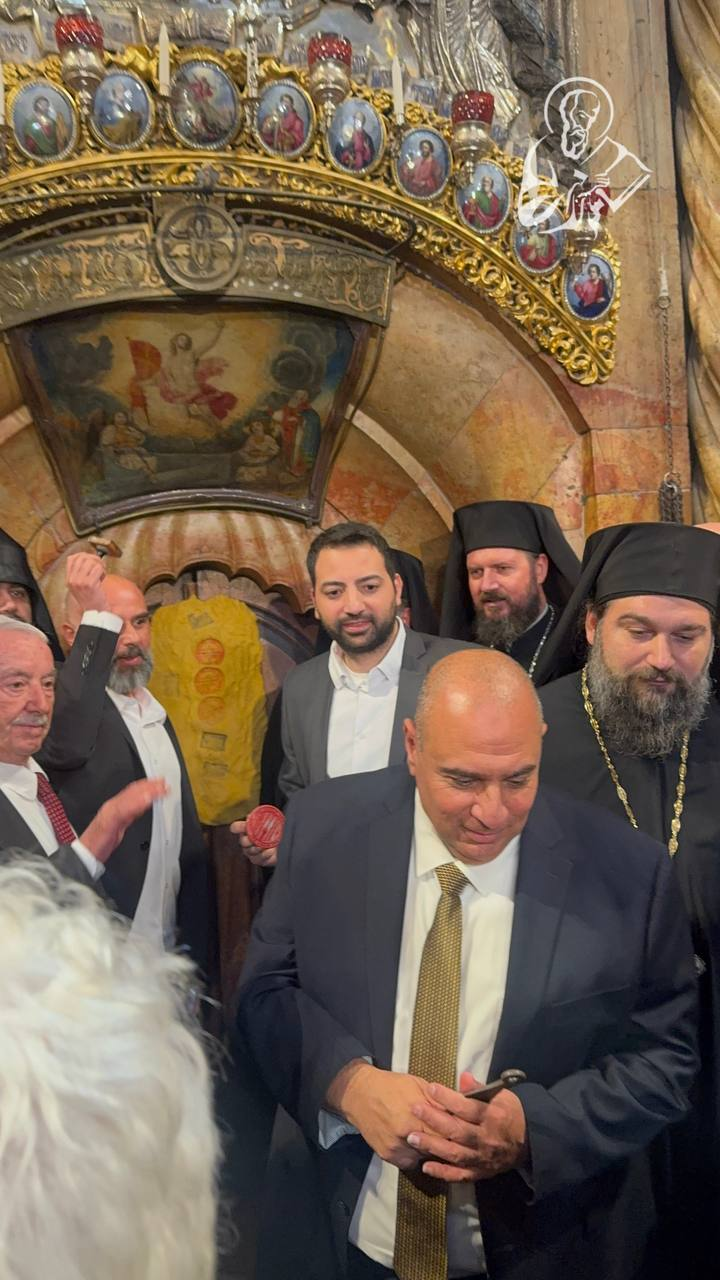 Ексклузивно: Силазак Благодатног огња – директан пренос фото 1