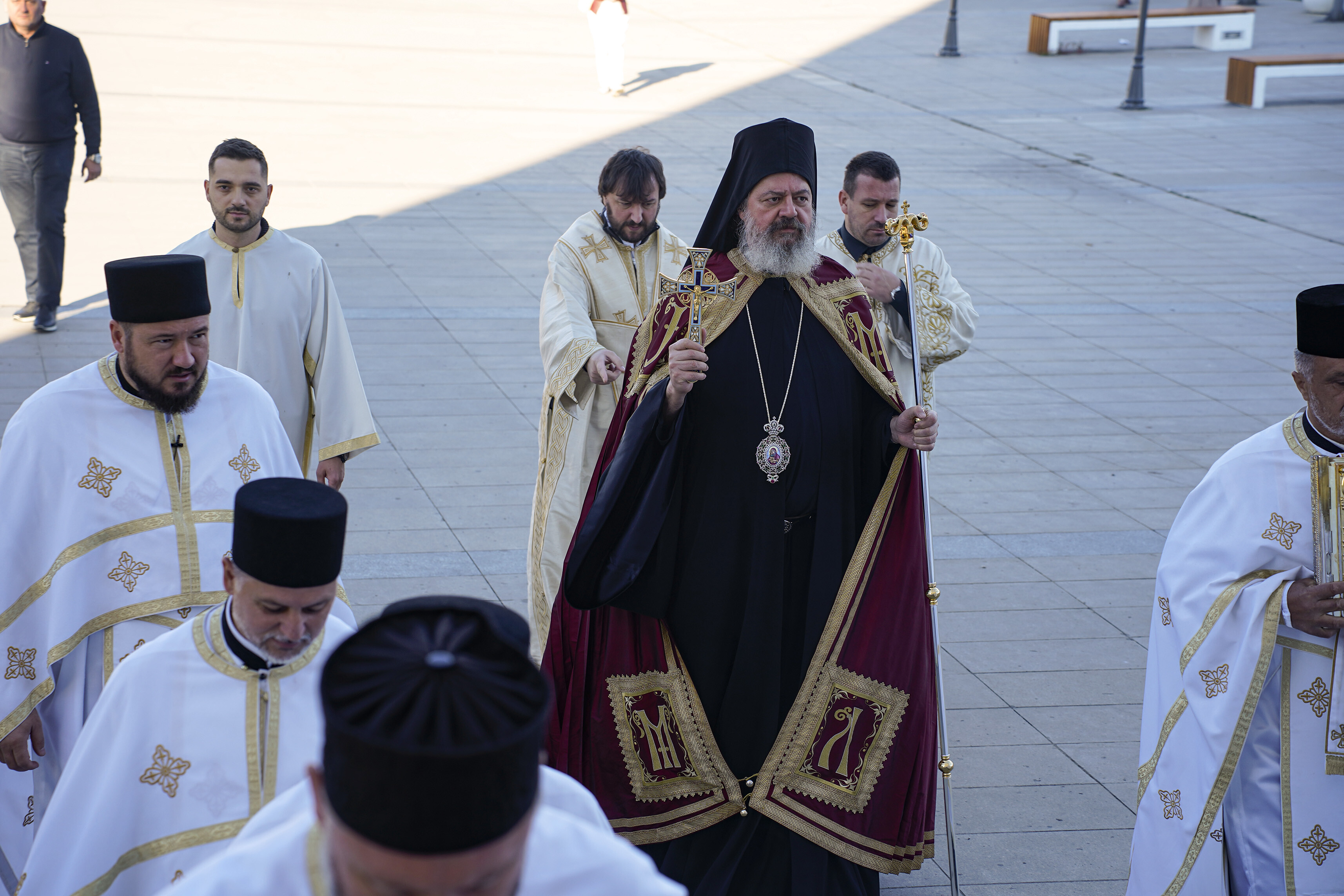 Епископ Исихије служио Литургију у Саборном храму у Ваљеву - фото 2